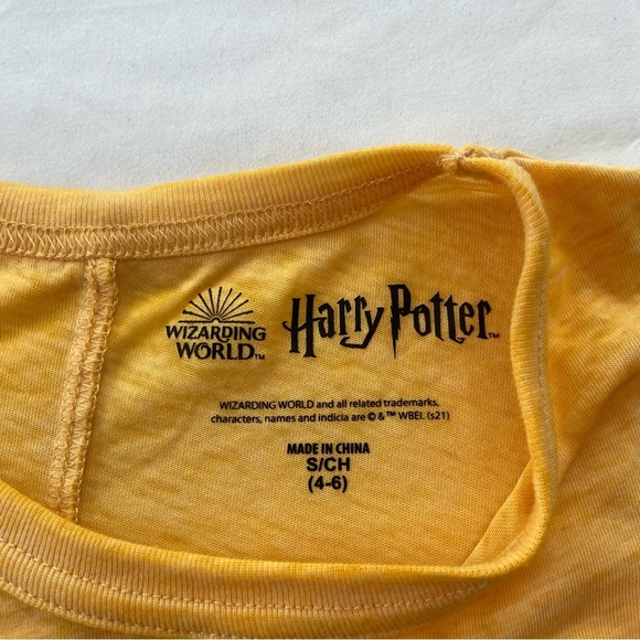 Harry Potter Yellow Vintage Style Tshirt Wizarding World Sz S - Picture 2 of 5